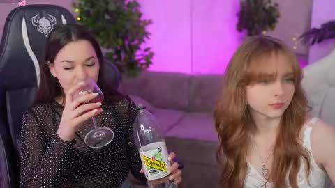 Snapshot of bright_diamonds_054 chatting on February 28, 5:59 pm Diamonds Girls online show from February 28, 5:59 pm