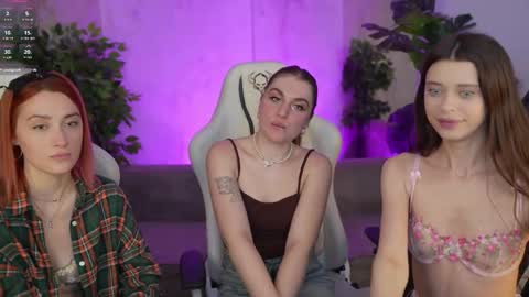Snapshot of bright_diamonds_054 chatting on September 27, 4:27 pm Diamonds Girls online show from September 27, 4:27 pm