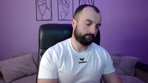 brindlefly69 online show from April 8, 11:02 am