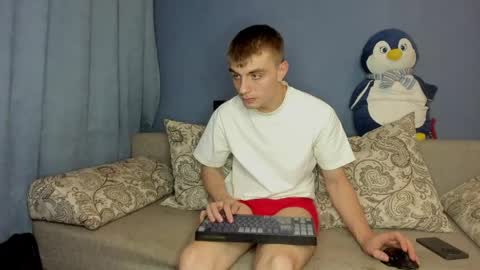 bristlebback online show from June 4, 4:13 pm
