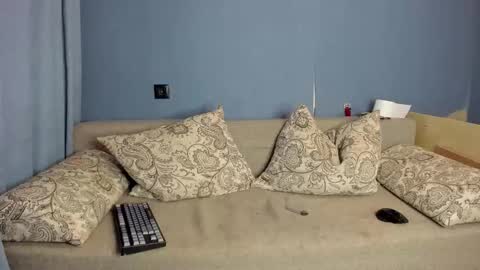 bristlebback online show from March 18, 6:25 pm