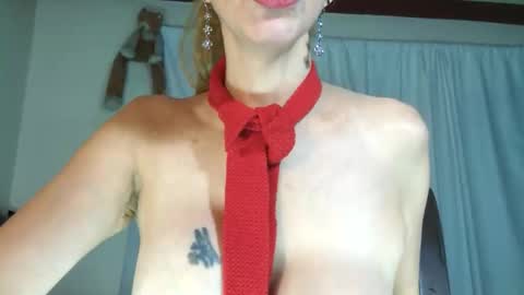 brithany hunt online show from April 4, 7:10 pm