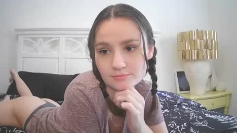 Britt    online show from February 5, 8:14 pm