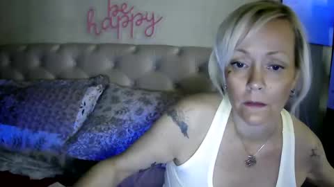 brittneychats81 online show from March 18, 5:19 pm