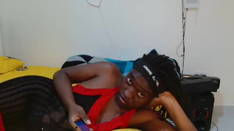 broken_haloo online show from March 29, 5:42 am