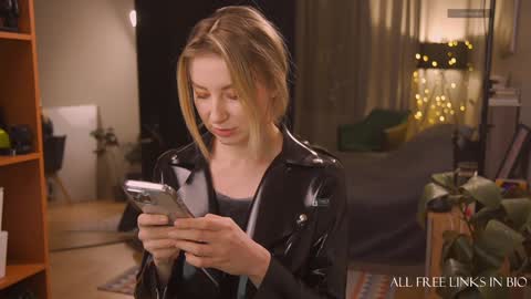 Anna online show from December 23, 4:06 pm