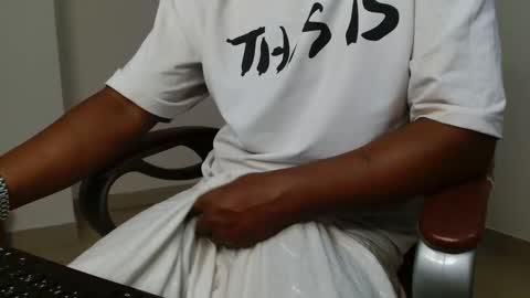 brown_king_00 online show from November 14, 5:37 pm