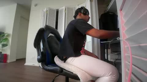 Brownskinshortyy online show from February 11, 4:00 pm