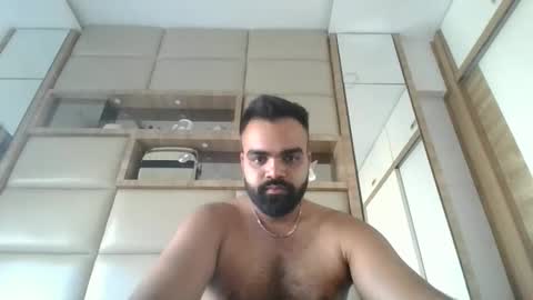 brownstud95 online show from November 16, 3:41 am