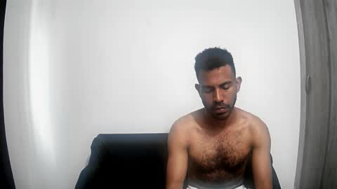 bruce_1111 online show from March 19, 8:36 pm