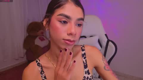 SARAH  online show from February 8, 4:38 am