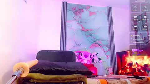 Snapshot of brunettesexy11 chatting on September 19, 11:03 am ChannelR online show from September 19, 11:03 am