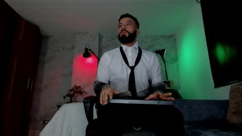 Andres Suarez online show from December 4, 11:43 am