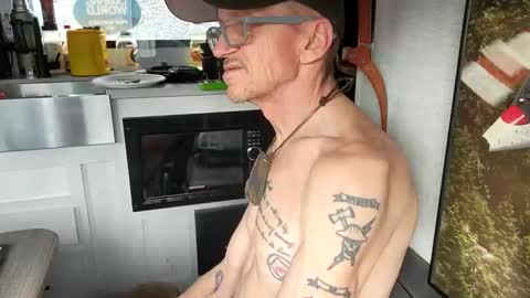 Steve... aka SkinnieDippin aka TimberTramp online show from February 22, 6:08 pm