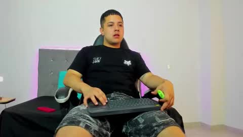 Bry Hill online show from December 3, 1:23 pm