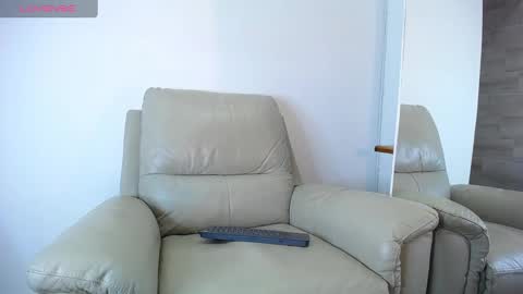 bryan_oficials online show from February 2, 6:36 am