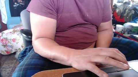 Snapshot of bubbasmalls chatting on February 1, 8:37 pm Bubba Smalls online show from February 1, 8:37 pm