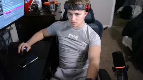 BubblebuttBdn online show from October 9, 6:30 am