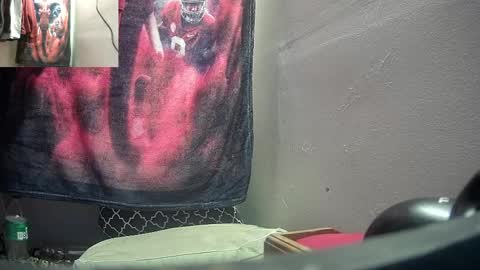 Snapshot of budsonly33 chatting on January 28, 1:27 pm budsonly33 online show from January 28, 1:27 pm