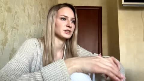 Nicole online show from February 4, 9:24 am