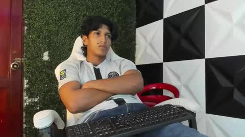 bull_cam online show from November 5, 7:27 pm