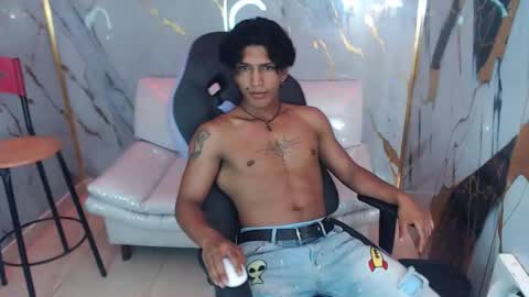 bull_cam online show from November 13, 7:38 pm