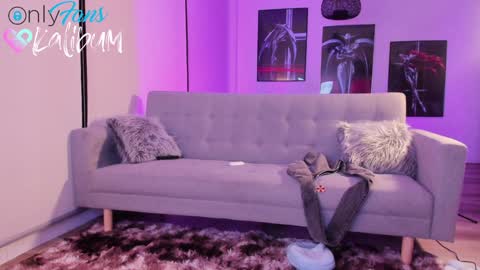 Snapshot of bumbum_kalibum chatting on December 4, 3:53 am Ivan online show from December 4, 3:53 am