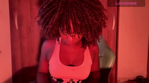 Snapshot of bunny_secrets chatting on October 20, 2:27 am Isa online show from October 20, 2:27 am