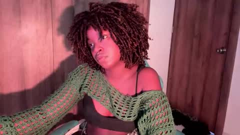 Snapshot of bunny_secrets chatting on October 7, 8:27 pm Isa online show from October 7, 8:27 pm