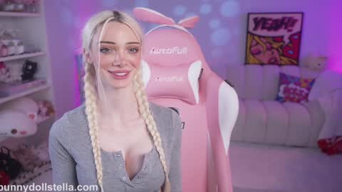 Stella online show from March 25, 11:44 pm