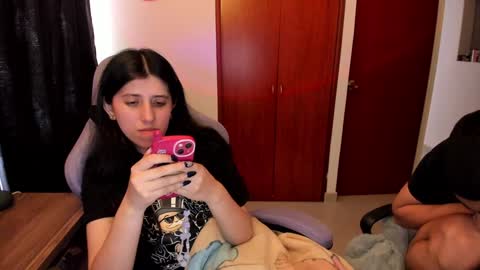 Snapshot of bunnyy09 chatting on December 8, 7:32 pm Jess online show from December 8, 7:32 pm