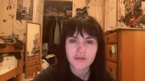 esme gray online show from July 3, 6:40 am