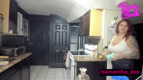 Snapshot of busty_geek48 chatting on March 2, 1:58 am Samantha Dee online show from March 2, 1:58 am
