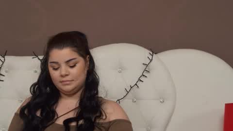 Snapshot of busty_madison chatting on December 12, 7:19 am busty_madison online show from December 12, 7:19 am