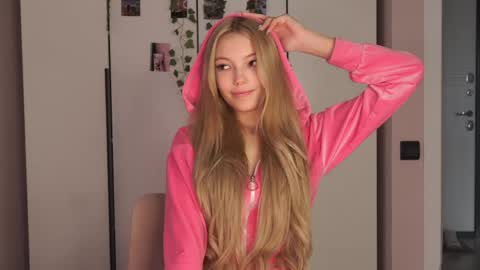 butteflai online show from April 20, 9:01 am