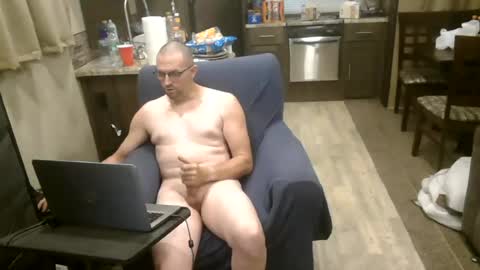 buttnaked4u1 online show from July 25, 2:59 pm