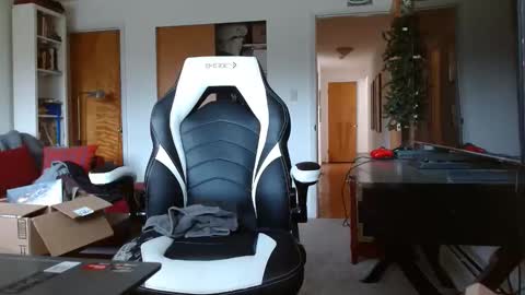 bwall1425 online show from April 2, 9:00 pm