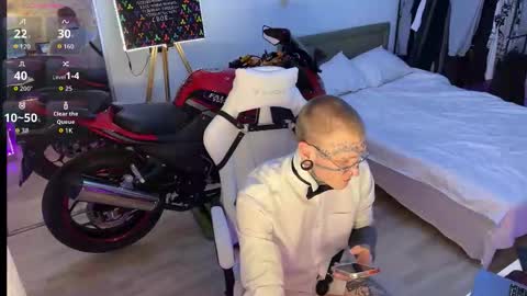 c10h15on online show from February 26, 4:32 pm