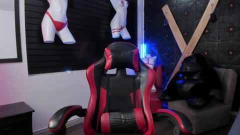 caami__ online show from June 25, 5:12 am
