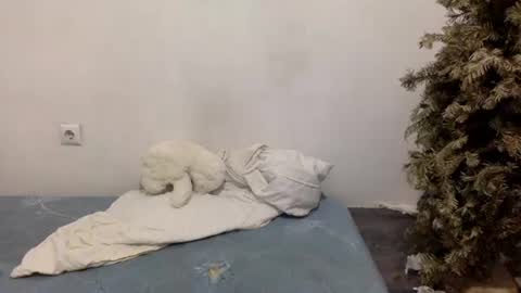 Lamb online show from May 4, 6:03 pm