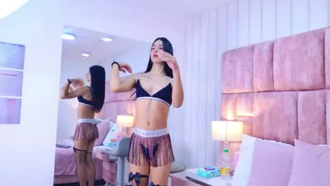 Caitlyn Millerr online show from June 4, 8:37 pm
