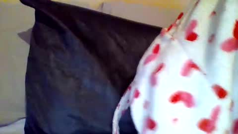 Snapshot of caligirl310r chatting on February 8, 5:29 pm Caligurl   Queen    Head Fluffer In Charge  Goddess of Cocktease   Mistress of Holes online show from February 8, 5:29 pm