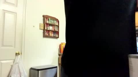 Snapshot of calishop1 chatting on January 8, 2:14 am calishop1 online show from January 8, 2:14 am