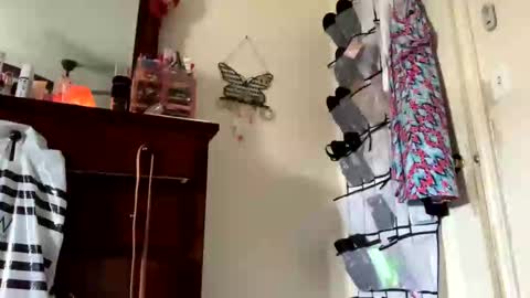 Snapshot of calishop1 chatting on October 25, 6:19 pm calishop1 online show from October 25, 6:19 pm