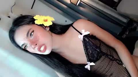 call_me_nina online show from May 27, 1:57 am