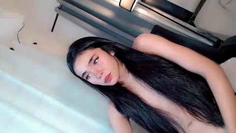 call_me_nina online show from June 6, 7:03 am