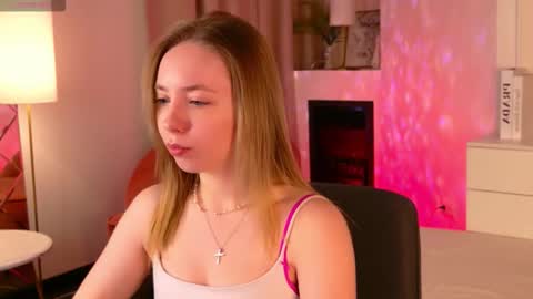 Nora online show from February 16, 1:31 pm