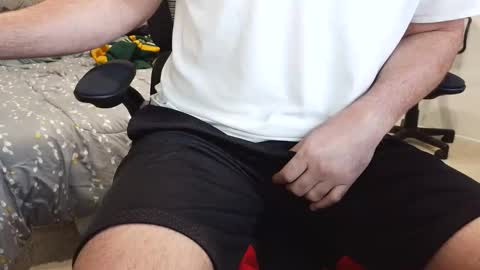 callmeroger33 online show from April 7, 5:37 pm