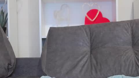 Snapshot of calvin_cay chatting on February 14, 5:30 am Calvin online show from February 14, 5:30 am