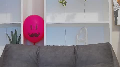 Snapshot of calvin_cay chatting on February 21, 2:50 am Calvin online show from February 21, 2:50 am